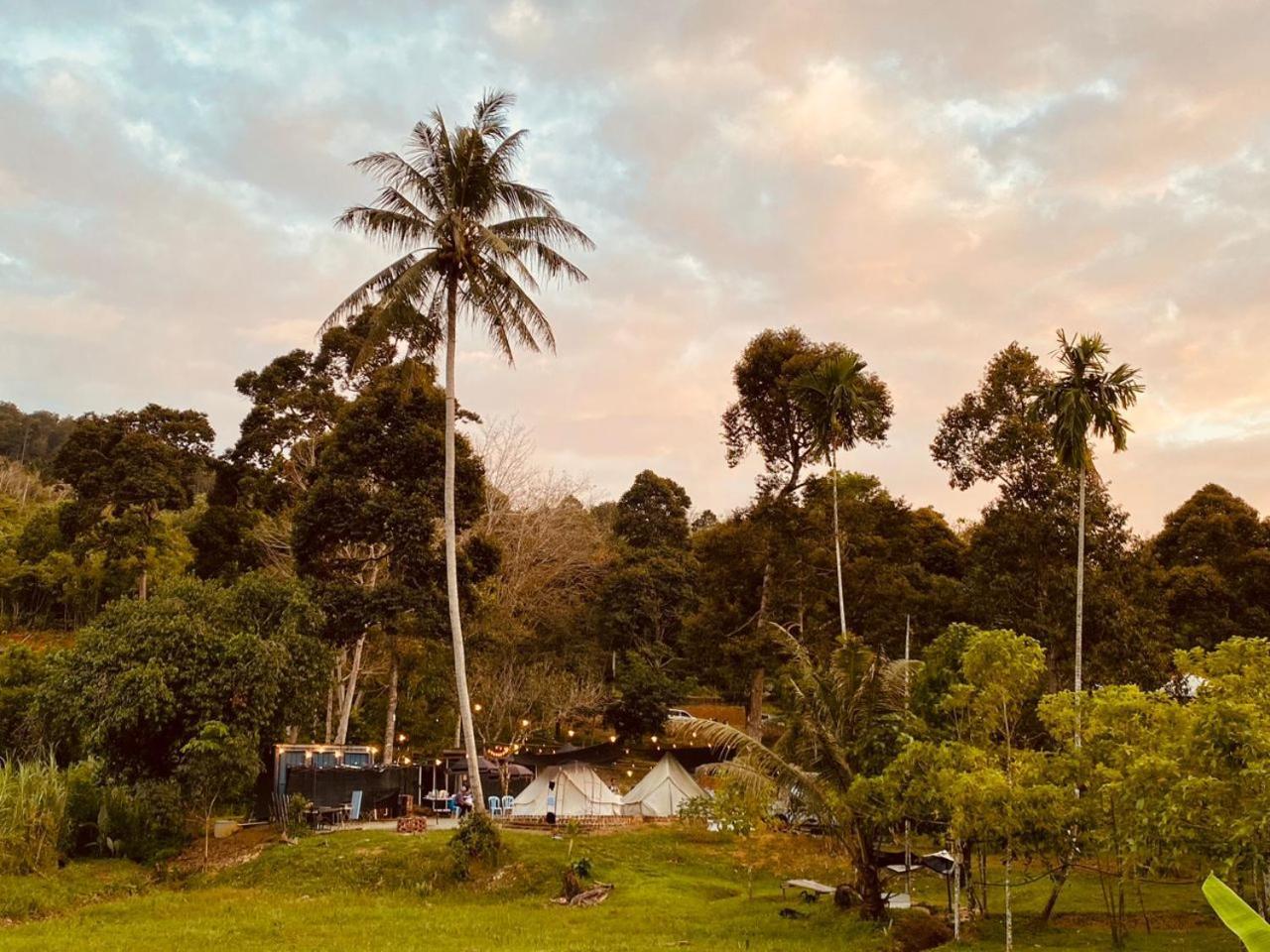 Tanah Merah Glamping Village Kuala Kangsar Bagian luar foto